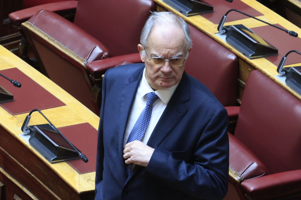 Τασούλας από τη Βουλή: «Kορυφαία τιμή και ευθύνη, τον λόγο έχει η πλειοψηφία, εσείς»