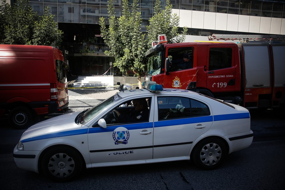 Παγκράτι: Έπεσε σε φρεάτιο ασανσέρ – Επιχείρηση απεγκλωβισμού