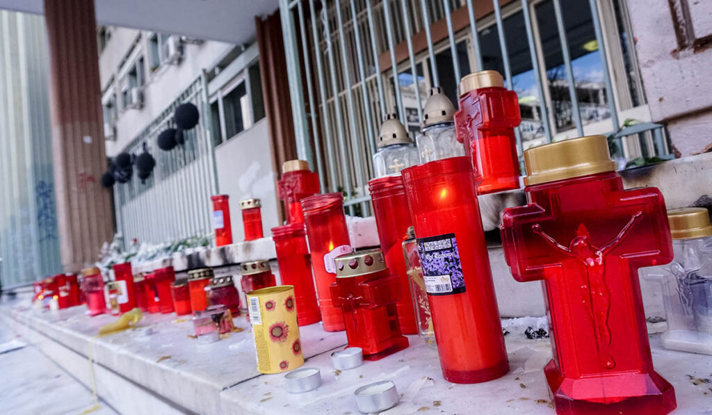 Τέμπη: Ταυτοποιήθηκε η σορός του 56ου νεκρού – Ήταν Σύρος μετανάστης
