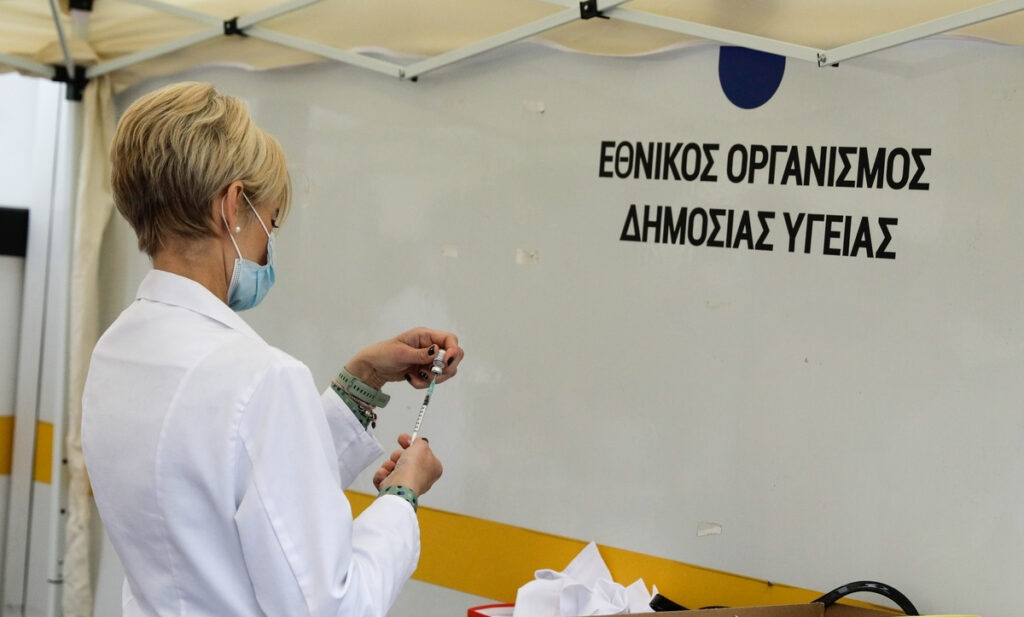 Νέα εμβόλια κατά του κορoνοϊού το φθινόπωρο – Τι ισχύει για παιδιά και ενήλικες