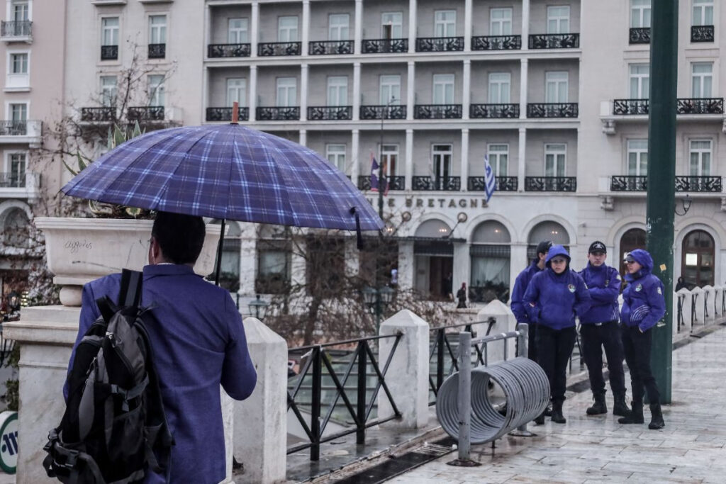 Κακοκαιρία με επικίνδυνους ανέμους: Προβλήματα σε Θεσσαλονίκη, Αθήνα – Πότε θα βρέξει στην Αττική