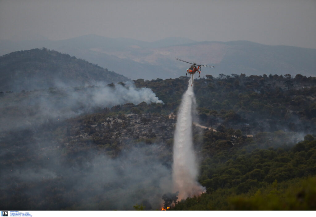 Φωτιά σε Κάρυστο και Υλίκη: Στη μάχη εναέρια μέσα – Τρία τα μέτωπα στην Εύβοια