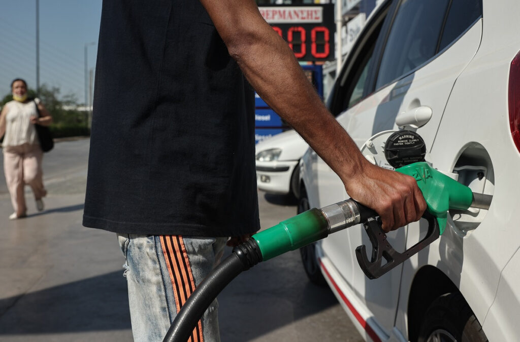 Πώς θα καταλάβετε αν σας έβαλαν νοθευμένη βενζίνη