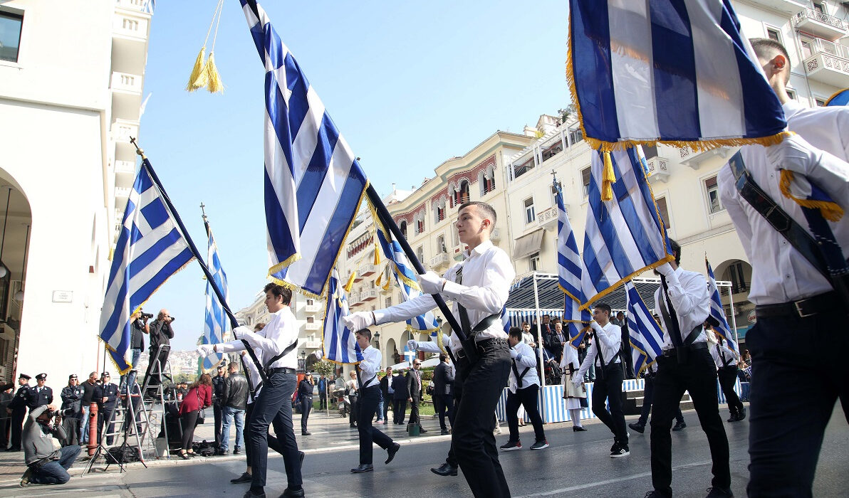 Διχασμός για τις παρελάσεις την 28η Οκτωβρίου: Διαφωνούν κυβέρνηση και ειδικοί