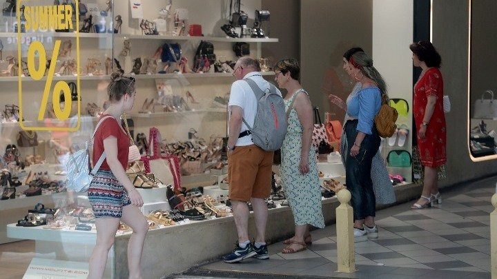 Αρχίζουν την επομένη των εκλογών οι θερινές εκπτώσεις – Τι πρέπει να ξέρετε