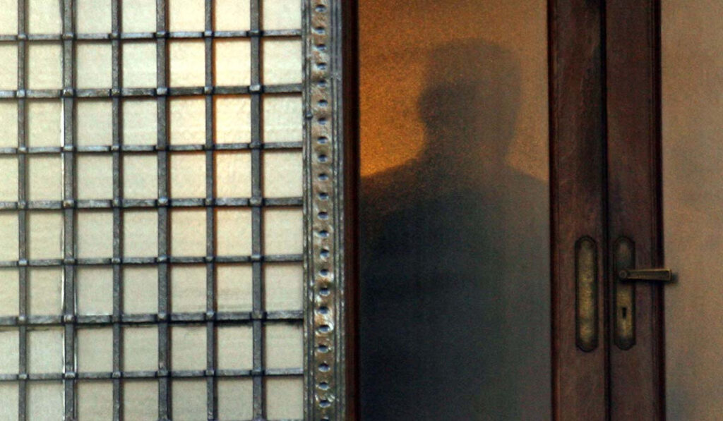 «Εισιτήριο» χωρίς επιστροφή για στενό συνεργάτη του Κυριάκου Μητσοτάκη