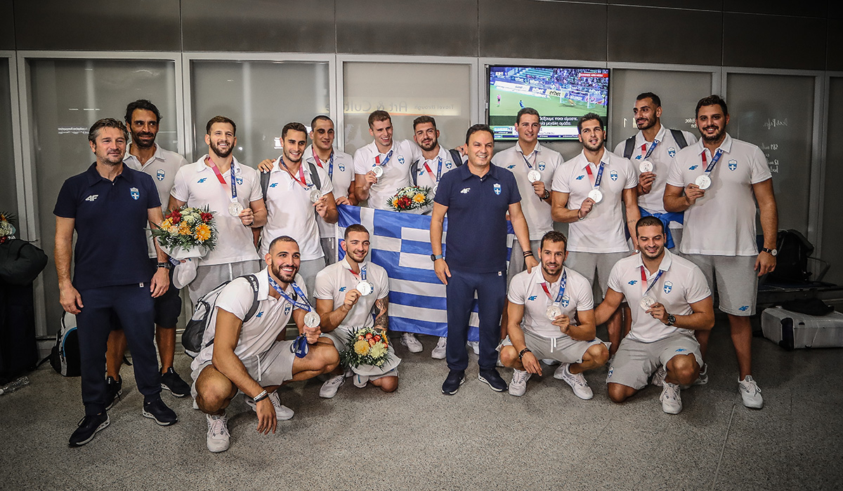 Επέστρεψε η «ασημένια» Εθνική Πόλο – Αποθέωση στο «Ελ. Βενιζέλος»