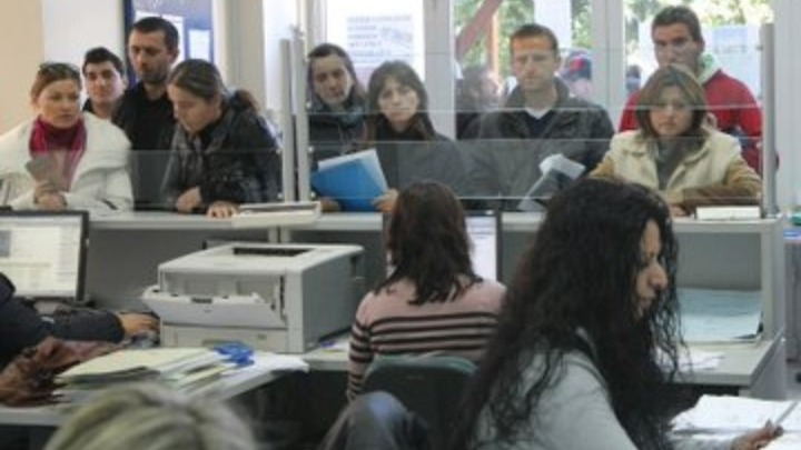 ΑΑΔΕ: Τέλος οι ουρές στις εφορίες – Με mail μεταβιβάσεις ακινήτων, γονικές παροχές, κληρονομιές