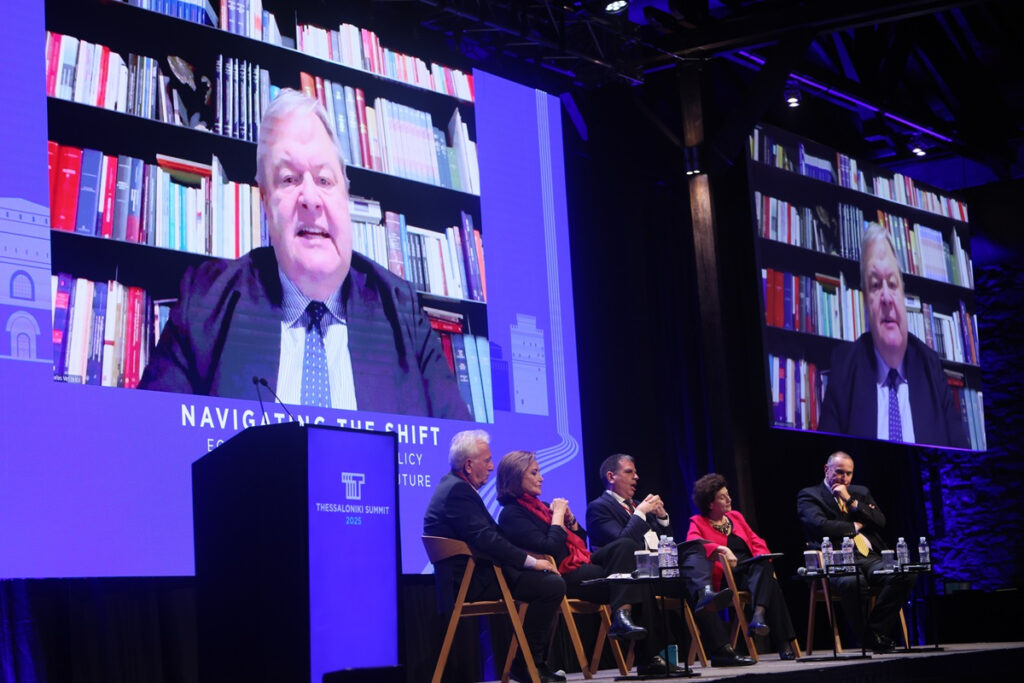 Βενιζέλος: Οι ΗΠΑ του Τραμπ επιτίθενται σε ιστορικούς συμμάχους, αντιμετωπίζουν ήπια στρατηγικούς αντιπάλους