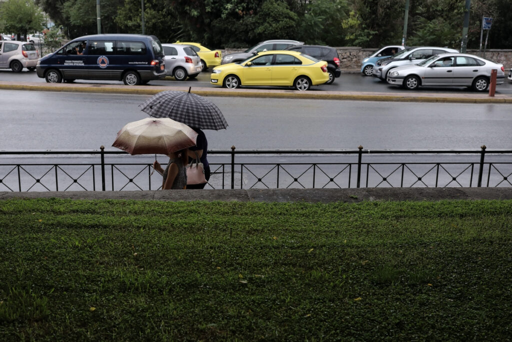 Κακοκαιρία: Συννέφιασε η Αττική – Πότε θα βρέξει στην Αθήνα – LIVE χάρτης