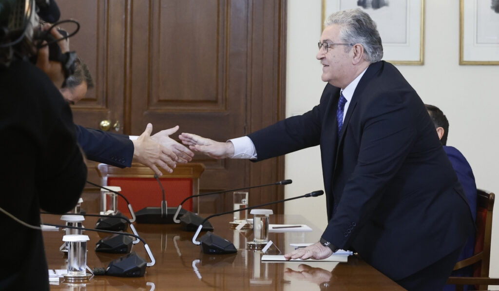 Γιατί έστησε τους πολιτικούς αρχηγούς ο Κουτσούμπας – «Ανησυχήσαμε»