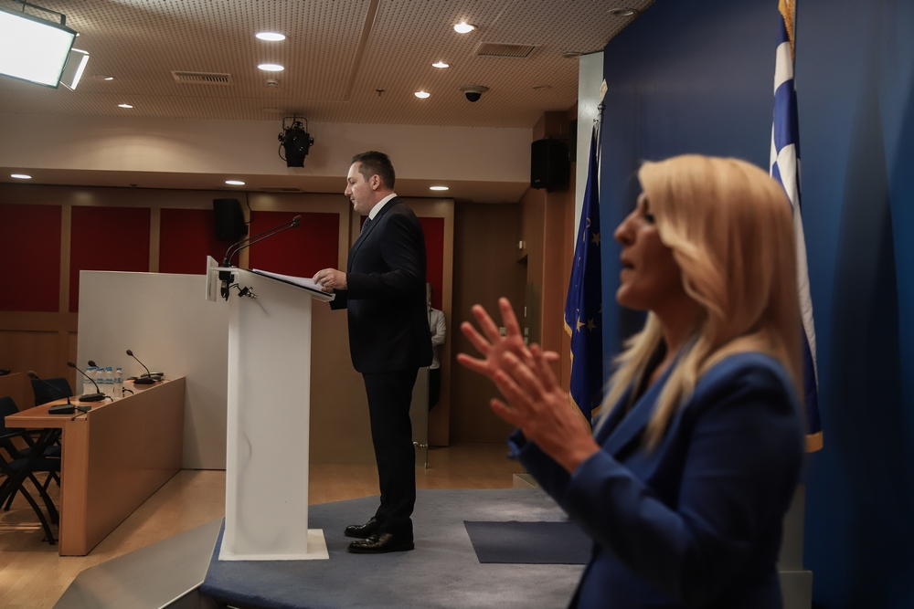 Πέτσας: Ας εξηγήσει ο κ. Τσίπρας στον ελληνικό λαό τα όσα γίνονταν στο «μαγαζί»