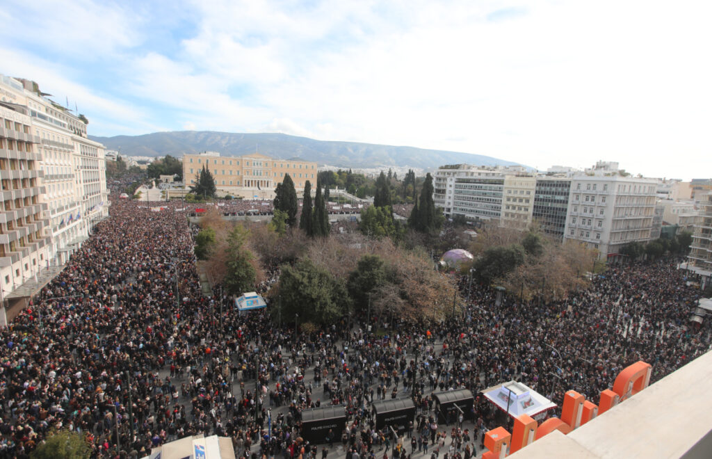 Τέμπη: Βίντεο της ΚΝΕ με Μητσοτάκη, Γεωργιάδη, Βορίδη, Βούλτεψη – «Σκασμός οι ρήτορες, τώρα μιλάει ο λαός»