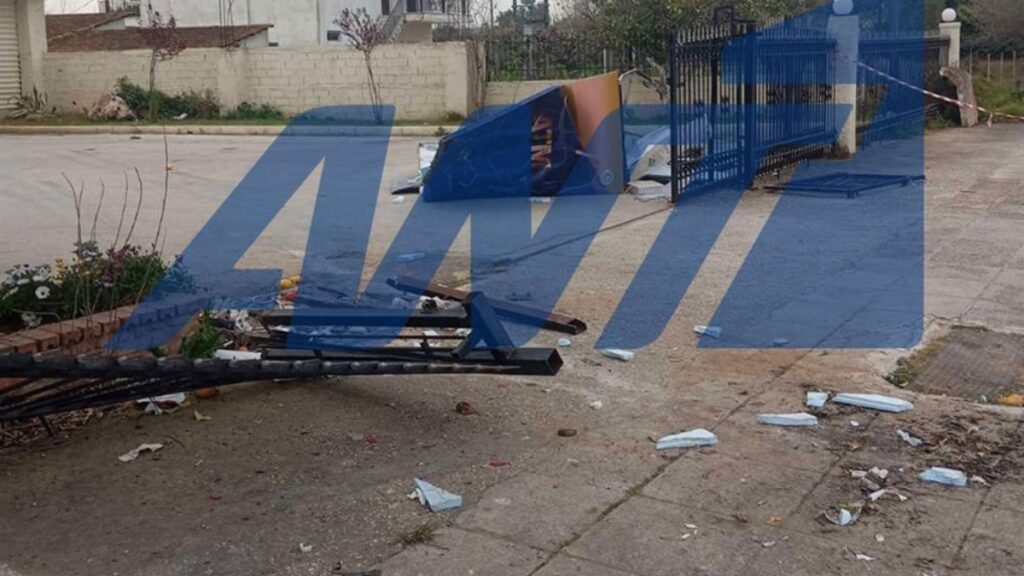 Αχαΐα: Έκλεψαν ΑΤΜ, αλλά τους… έπεσε στον δρόμο (εικόνες)