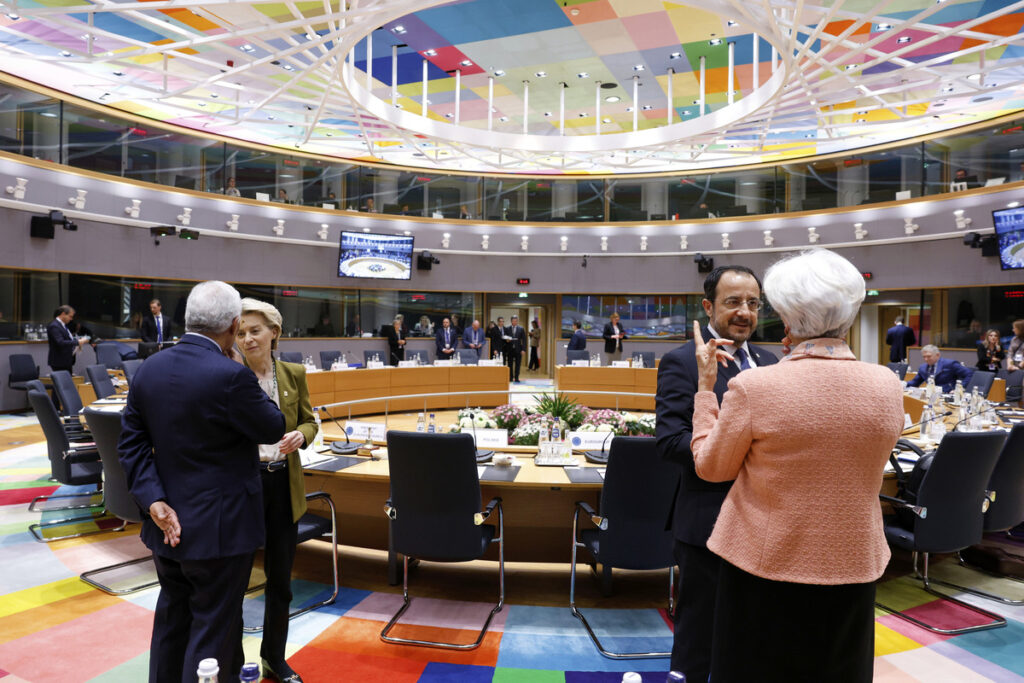 Σύνοδος Κορυφής: Επιτάχυνση ενίσχυσης της αμυντικής ετοιμότητας της Ευρώπης
