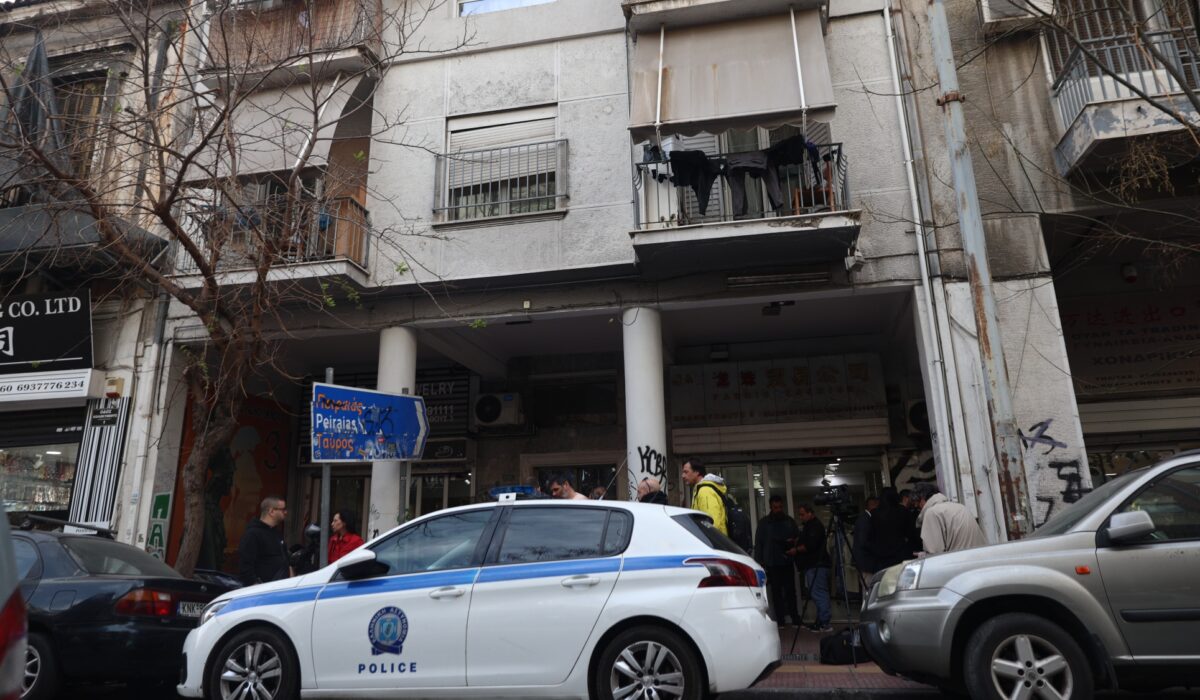 Ομόνοια: Νέα στοιχεία για τον νεκρό σε Airbnb - Η φιάλη με το άζωτο και το σενάριο αυτοκτονίας