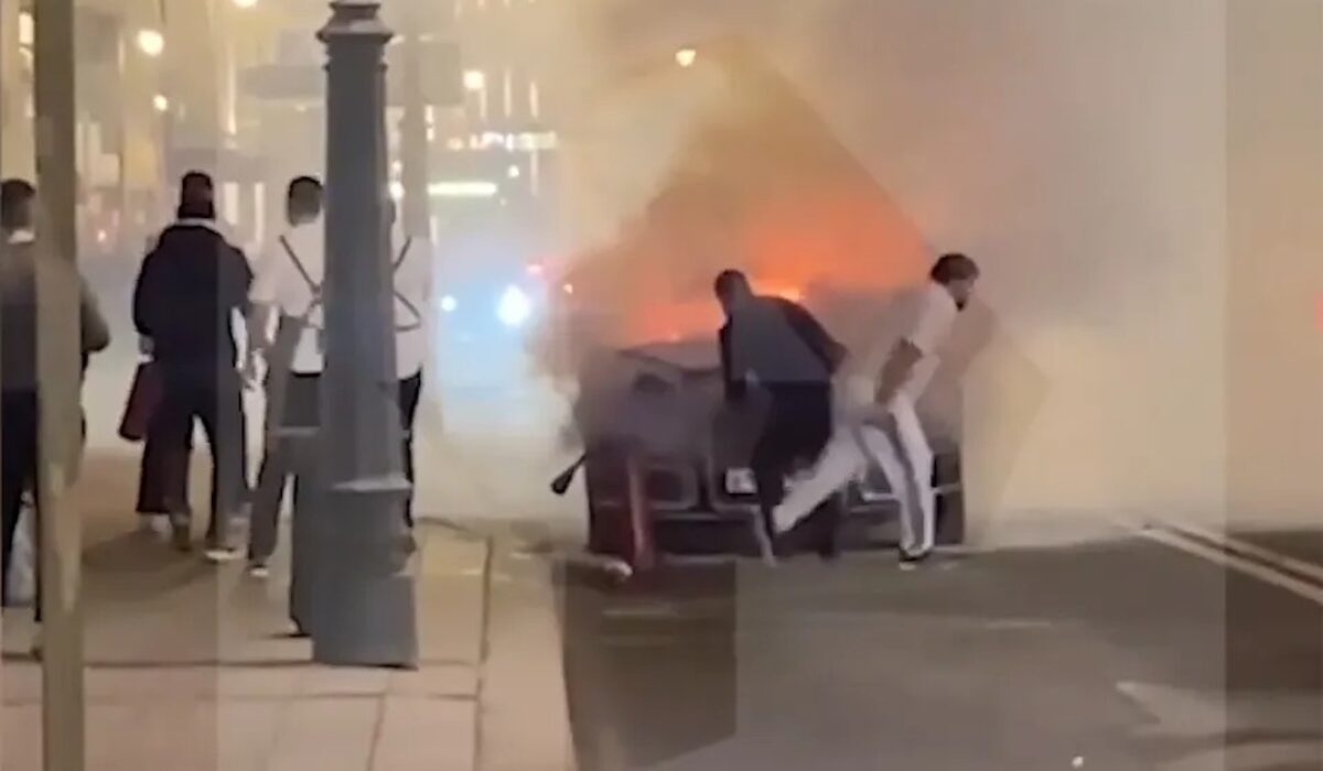 Φωτιά σε λιμουζίνα που ανήκει στον στόλο του Βλαντίμιρ Πούτιν, 29 Μαρτίου 2025