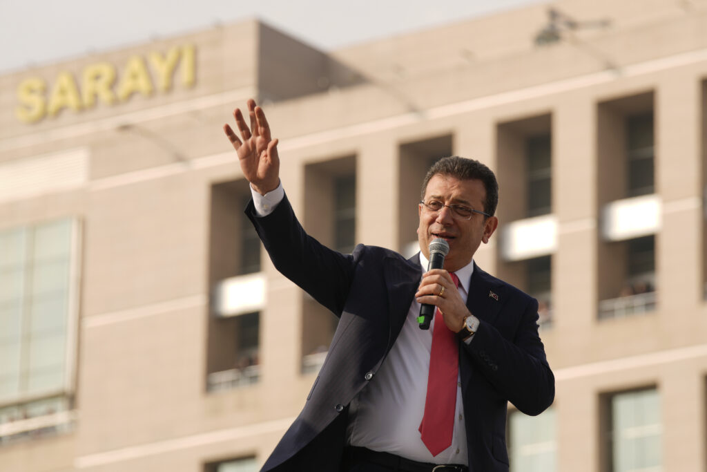 Γιατί συνέλαβαν τον Εκρέμ Ιμάμογλου – Απαγόρευση διαδηλώσεων και «μπλόκο» στα social media της Τουρκίας