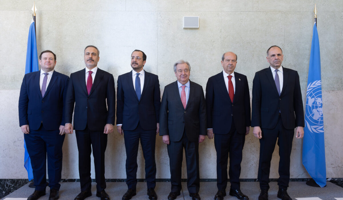 Κυπριακό άτυπη πενταμερής συνάντηση στη Γενεύη