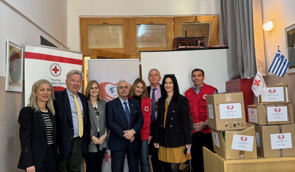 Το «προΣfΕΕρουμε» στηρίζει το Γυμνάσιο Αγιάς Άννας στην Εύβοια με εκπαιδευτικό και φαρμακευτικό υλικό