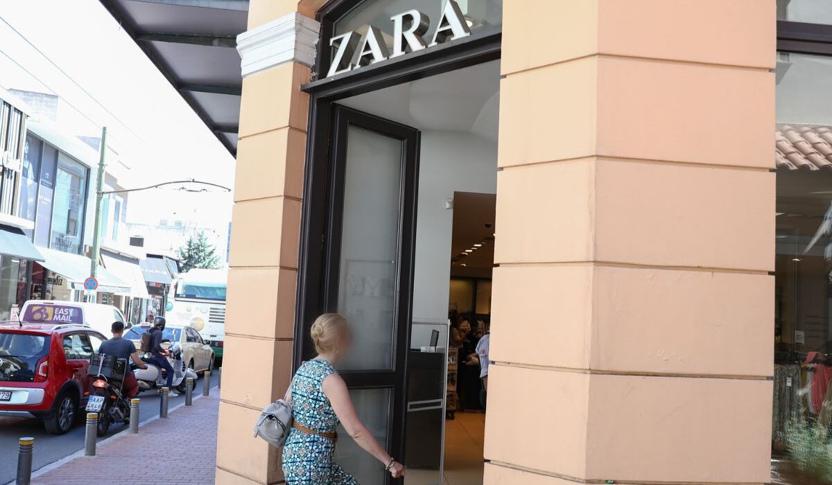 Σάλος με τα Zara: Nέα απαγόρευση για την εταιρεία – κολοσσό