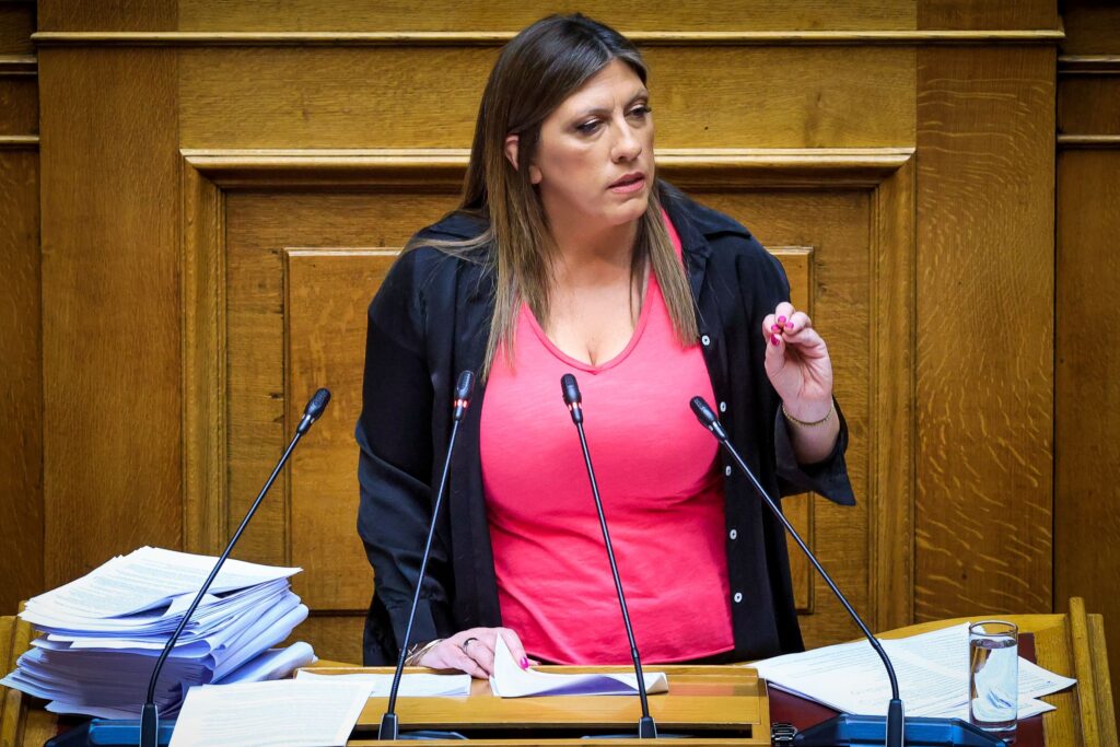 Όλοι δουλεύουν για την Ζωή – Εισροές στην Πλεύση απ’ όλα τα κόμματα δείχνουν τα γκάλοπ