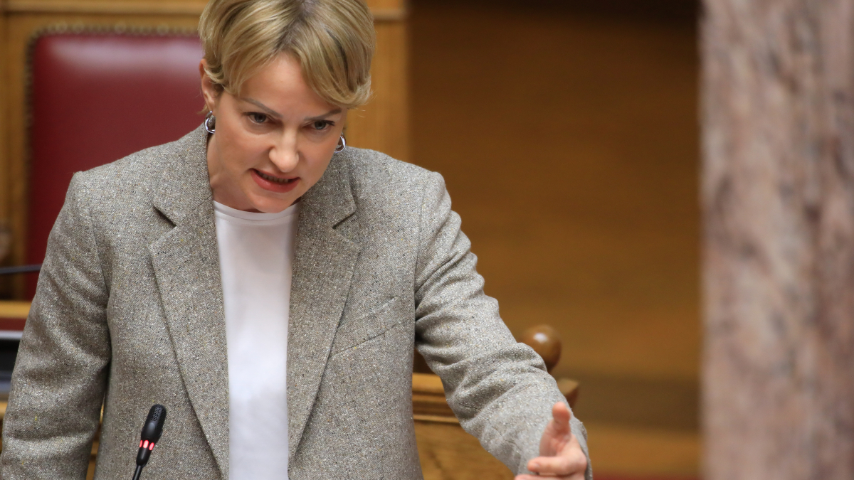 «Καρφιά» της ΝΔ στην αντιπολίτευση με φόντο την έκρηξη στη Hellenic Train