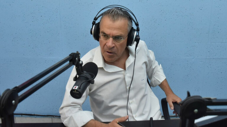 «Παρέλαση» πρώην υπουργών και βουλευτών της ΝΔ σε παρουσίαση βιβλίου του Ντινόπουλου