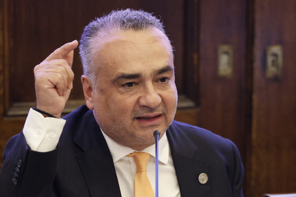 Ο πρόεδρος του ΔΣΑ, Δημήτρης Βερβεσός