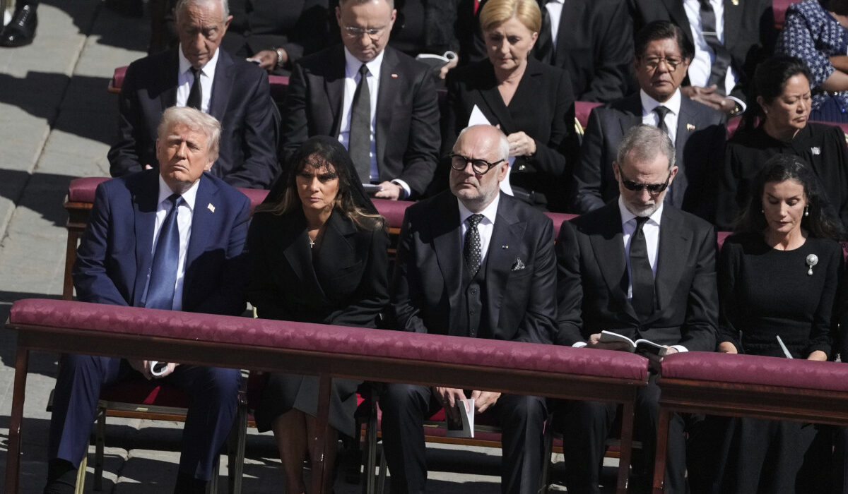 Κηδεία Πάπα Φραγκίσκου: Η στιγμή που προκάλεσε αμηχανία σε Μελόνι, Τραμπ και Μιλέι