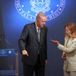 Ο Ερντογάν μαζί με την Μελόνι στη συνέντευξη Τύπου στην 4η Διακυβερνητική Σύνοδο Κορυφής Ιταλίας - Τουρκίας
