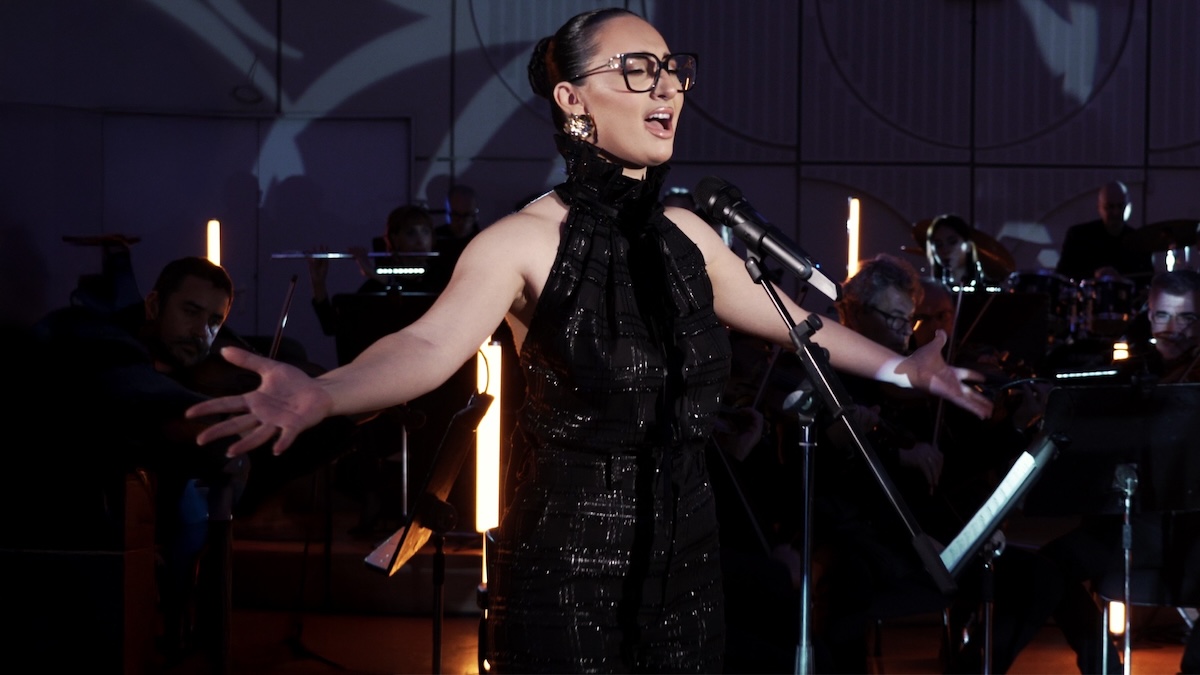 Η Klavdia, εκπρόσωπος της Ελλάδας στη Eurovision 2025, διασκευάζει το τραγούδι «Mon Amour» του Slimane