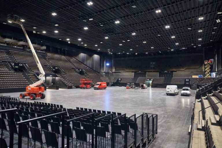 Κατασκευή της σκηνής στο St. Jakobshalle για τη Eurovision 2025