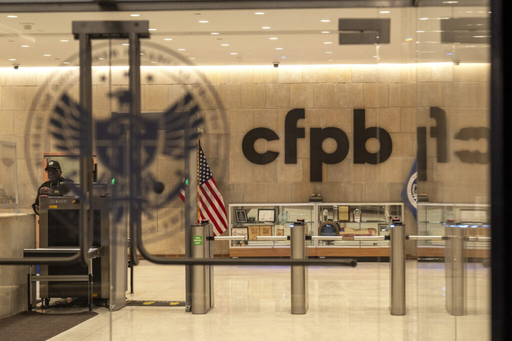 Απολύσεις στην CFPB από την κυβέρνηση Τραμπ στις ΗΠΑ