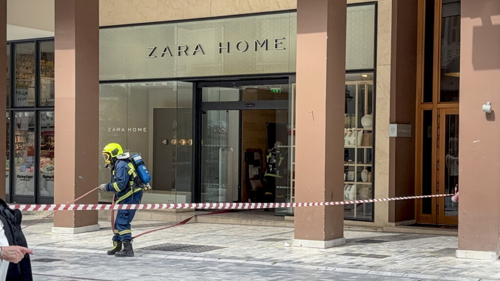 Φωτιά στο ξενοδοχείο Galaxy και το κατάστημα Zara στο κέντρο της Πάτρας