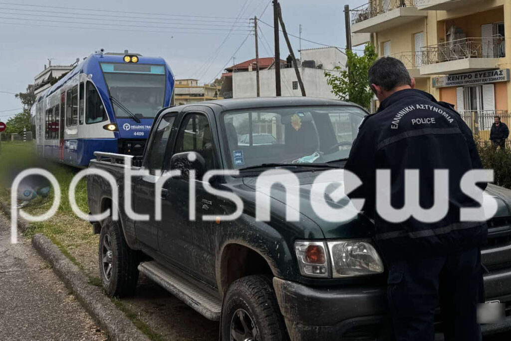 «Αφού χωράς»: Οδηγός στον Πύργο πάρκαρε το αγροτικό του στις γραμμές του τρένου (Εικόνες)