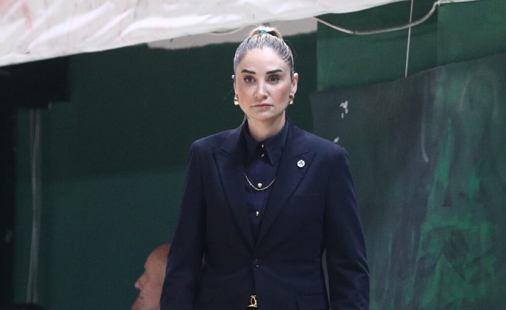 Η προπονήτρια της ομάδας μπάσκετ γυναικών του Παναθηναϊκού, Σελέν Ερντέμ