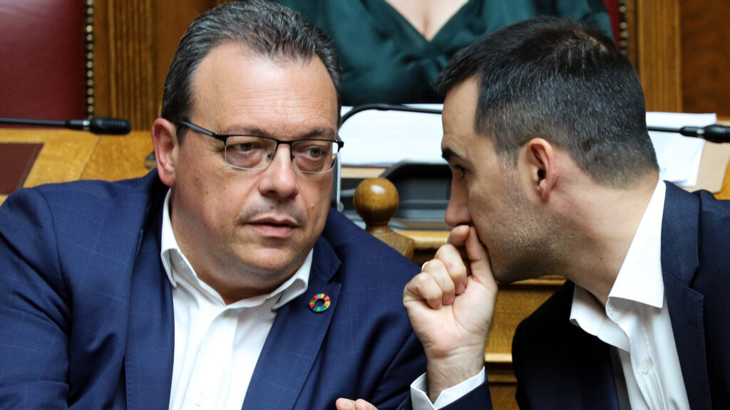 Επιστολή πέντε πρώην βουλευτών του ΣΥΡΙΖΑ σε Φάμελλο και Χαρίτση