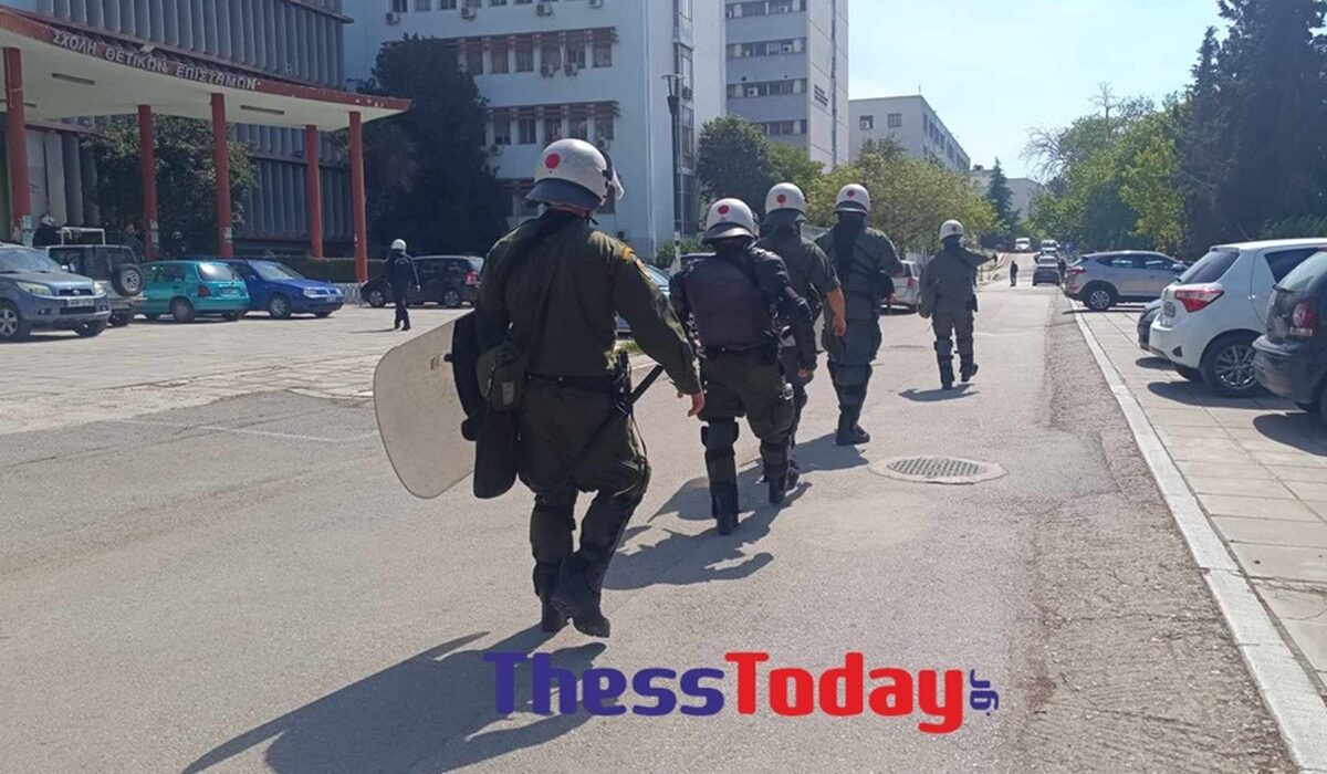 ΑΠΘ: Αντιεξουσιαστές μπήκαν ξανά στο Φυσικό – Δεύτερη έφοδος της ΕΛ.ΑΣ