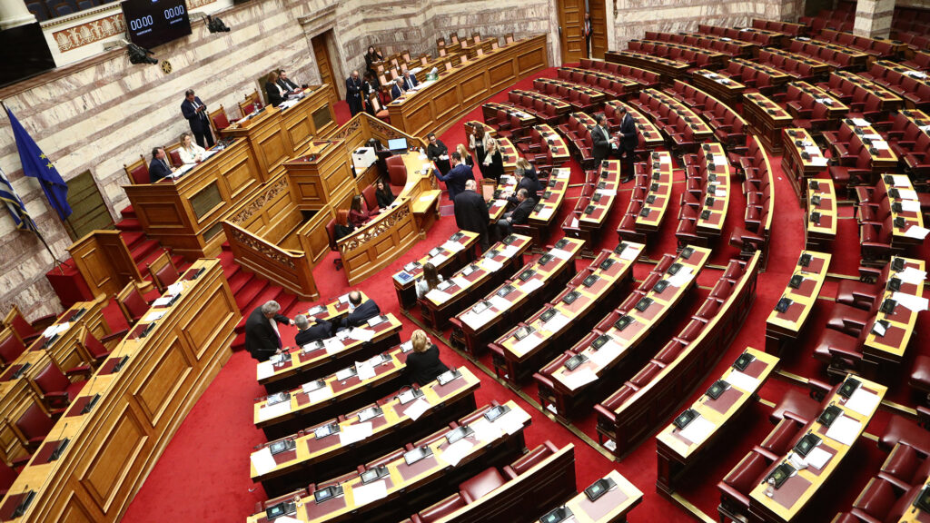 Στη Βουλή η δικογραφία για Καραμανλή και Σπίρτζη