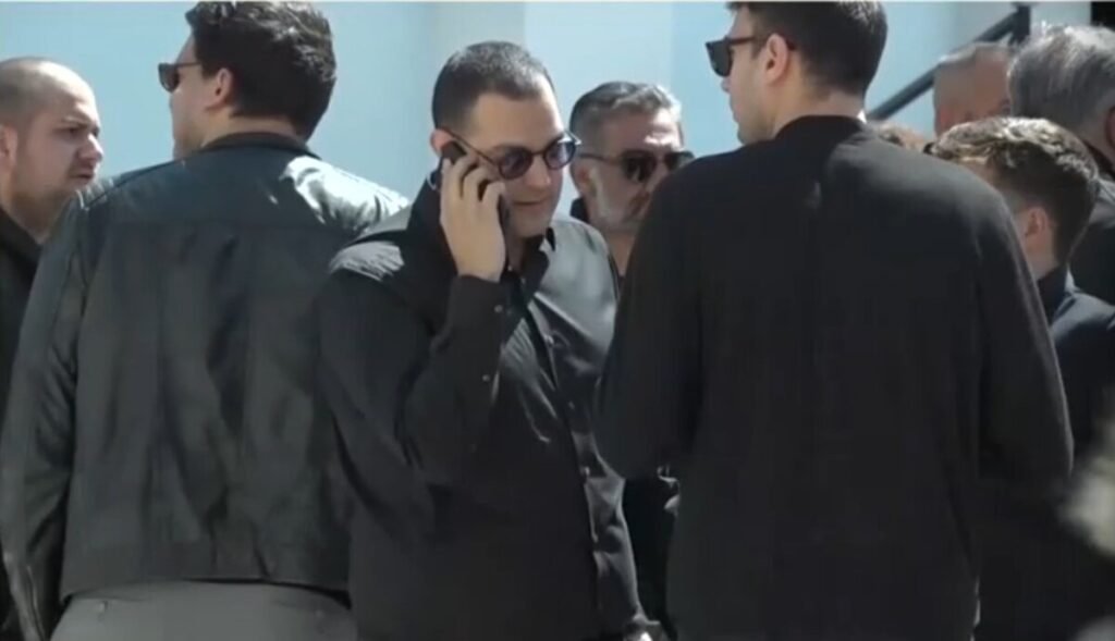 Επεισόδιο Βατίδου με Χρήστο Κούγια – Στιγμές εντασης στο μνημόσυνο για το 40ημερο του Αλέξη Κούγια