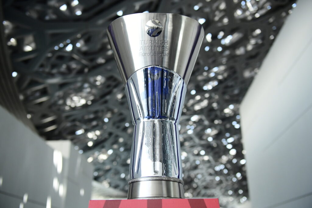 Οι διαιτητές των ημιτελικών της Euroleague – Αυτοί σφυρίζουν τις μάχες Παναθηναϊκού και Ολυμπιακού