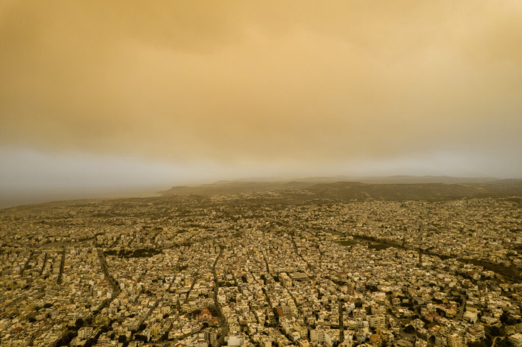 Η αφρικανική σκόνη κάλυψε τα Χανιά – Εντυπωσιακή δορυφορική εικόνα από το πέρασμα του φαινομένου