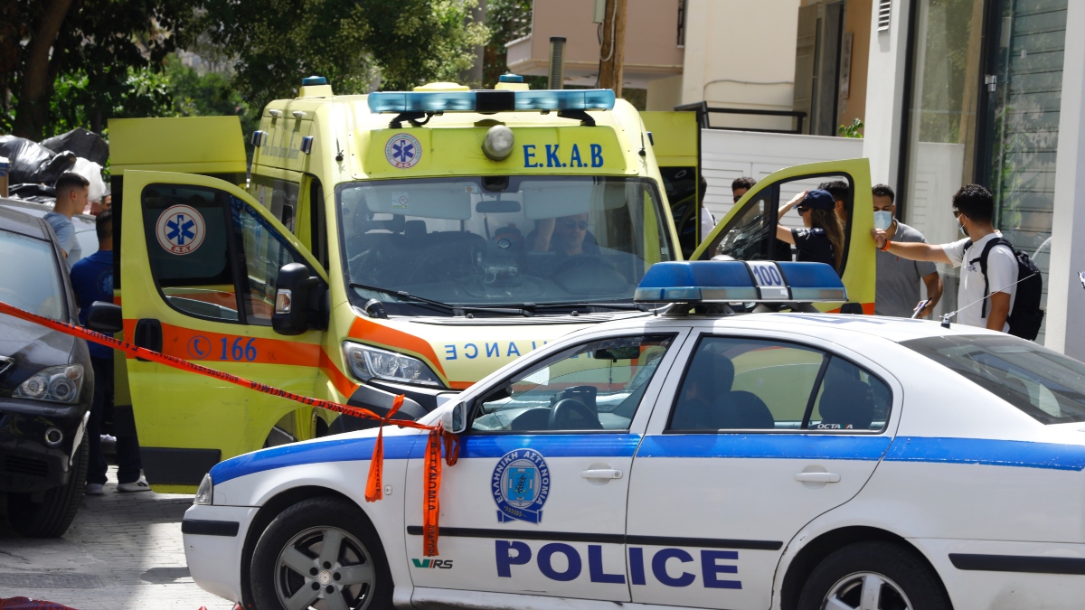 Αγρίνιο: Πανικός στα γραφεία Πρόνοιας - Έκοψε τις φλέβες του όταν δεν βρήκε την υπάλληλο