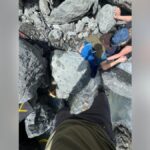 Θρίλερ στην Αλάσκα: Βράχος 320 κιλών έπεσε πάνω σε 61χρονο και γλίτωσε - «Έφυγε χωρίς γρατσουνιά»