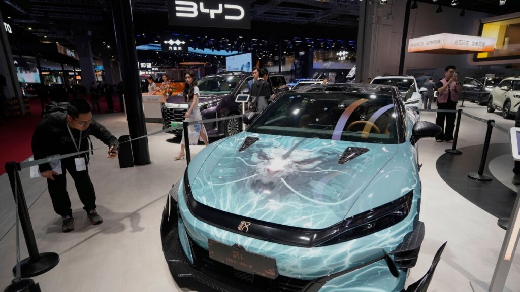 «Βόμβα» από την BYD στα ηλεκτρικά αυτοκίνητα: Δύο μοντέλα φορτίζουν πλήρως σε μόλις 5 λεπτά