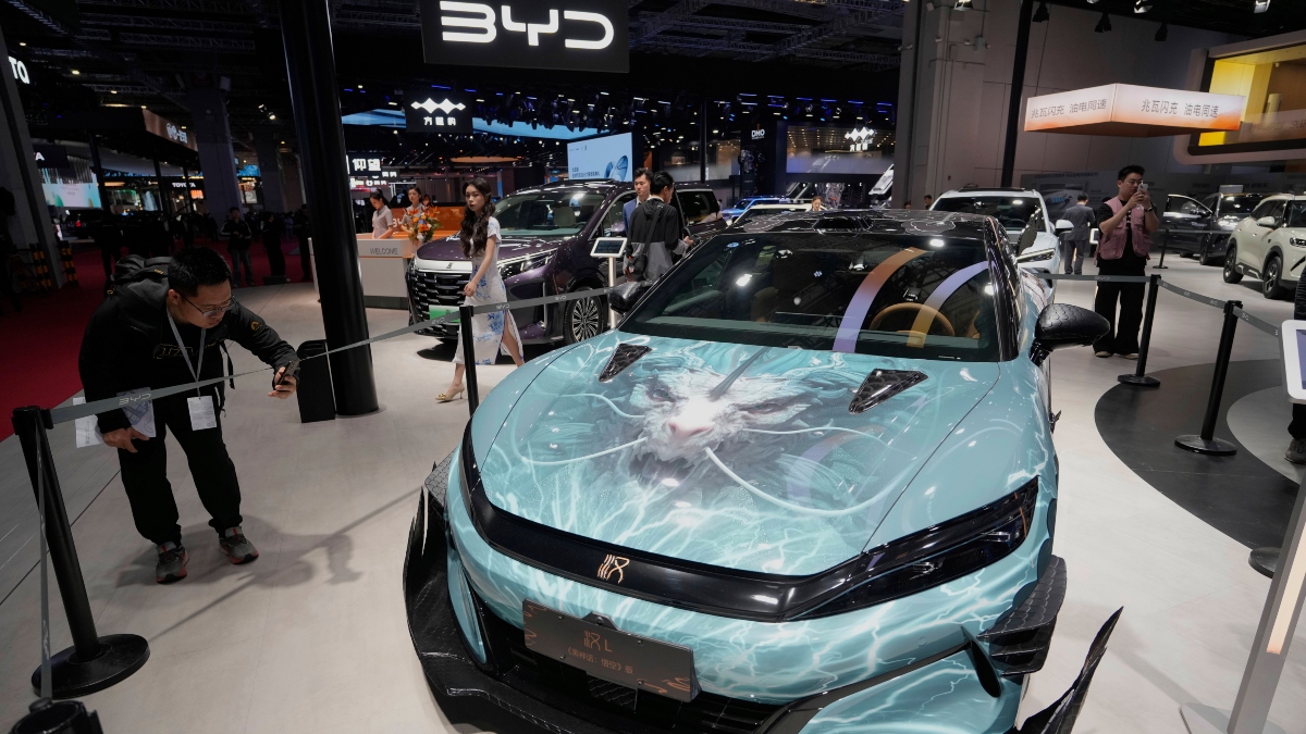 «Βόμβα» από την BYD στα ηλεκτρικά αυτοκίνητα: Δύο μοντέλα φορτίζουν πλήρως σε μόλις 5 λεπτά