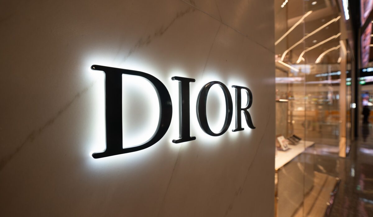 DIOR