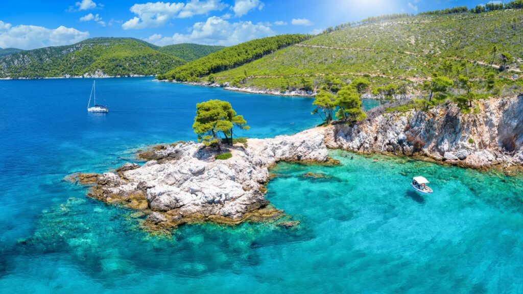 Top προορισμός της Ευρώπης ελληνικό νησί «έκπληξη» - Ό,τι πρέπει και για άνοιξη και για καλοκαίρι