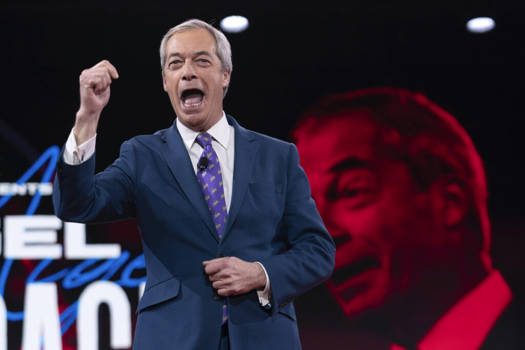 Μετά το Brexit, ο Φάρατζ ανατρέπει τον πολιτικό χάρτη της Βρετανίας